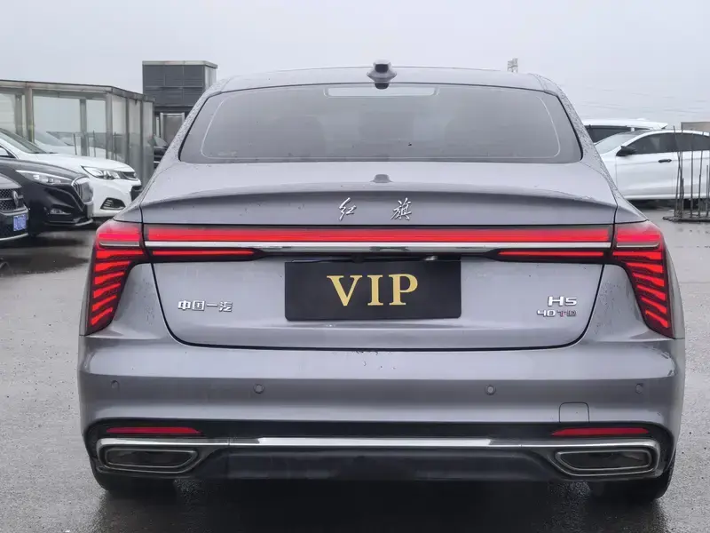 2023 Hongqi H5 с пробегом 35 000 км