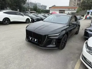 2025 Hongqi H5 с пробегом 23 800 км