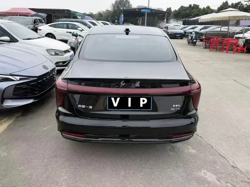2025 Hongqi H5 с пробегом 23 800 км