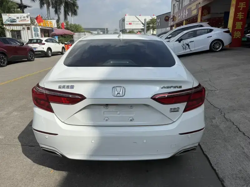 2019 Honda Inspire с пробегом 59 000 км