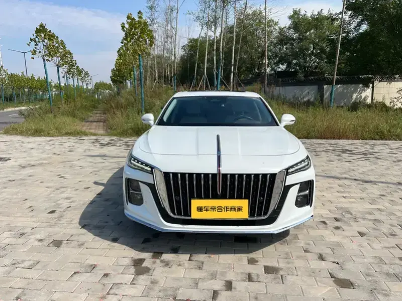 2023 Hongqi H5 с пробегом 48 000 км