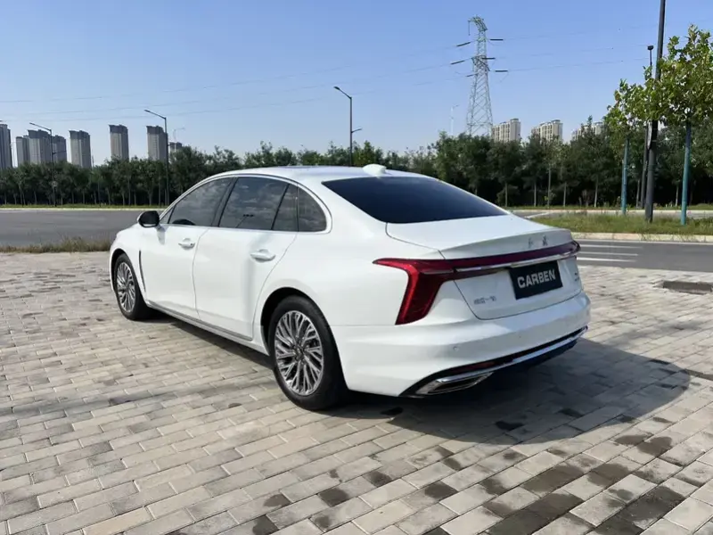 2023 Hongqi H5 с пробегом 48 000 км