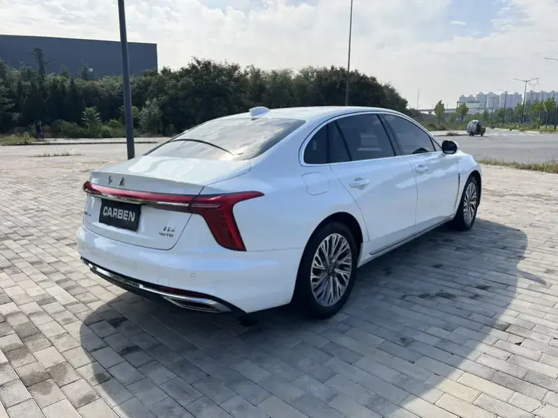 2023 Hongqi H5 с пробегом 48 000 км