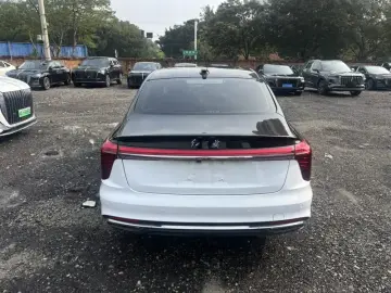 2023 Hongqi H5 с пробегом 46 000 км