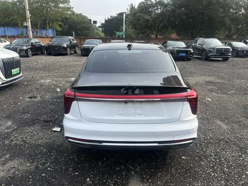 2023 Hongqi H5 с пробегом 46 000 км