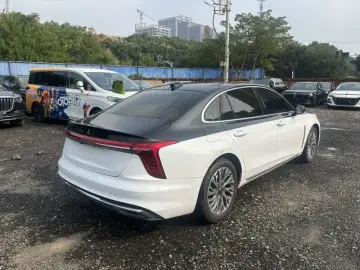 2023 Hongqi H5 с пробегом 46 000 км