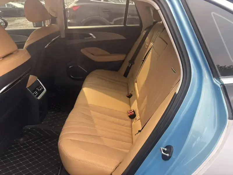 2023 Hongqi H5 с пробегом 46 000 км
