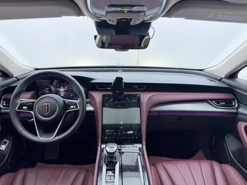 2024 Hongqi H5 с пробегом 16 500 км