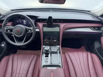 2024 Hongqi H5 с пробегом 16 500 км