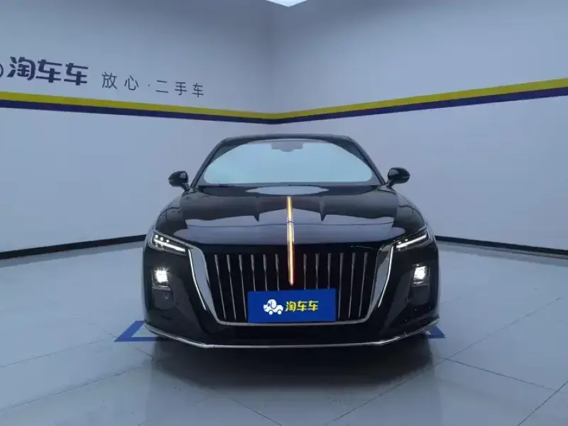 2024 Hongqi H5 с пробегом 24 000 км