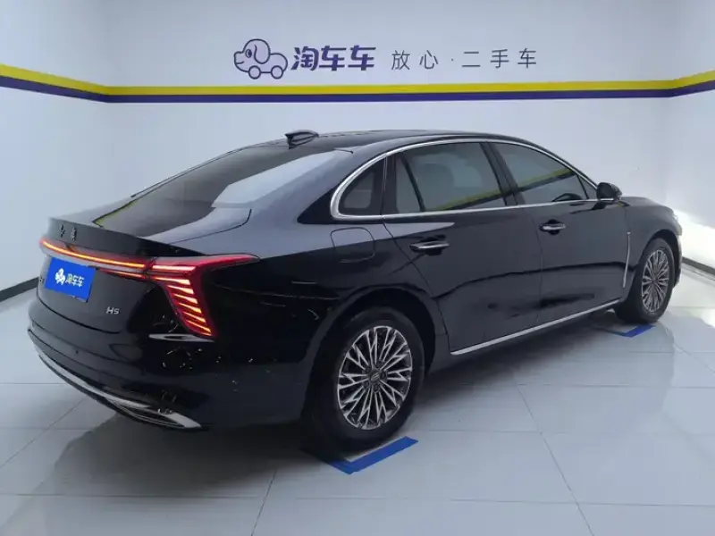 2024 Hongqi H5 с пробегом 24 000 км