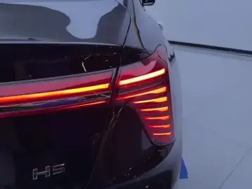 2024 Hongqi H5 с пробегом 24 000 км