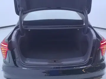 2024 Hongqi H5 с пробегом 24 000 км