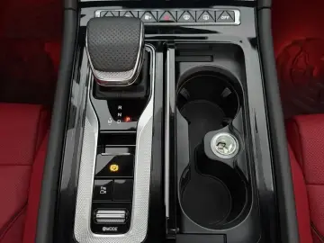 2025 Hongqi H6 с пробегом 2 700 км