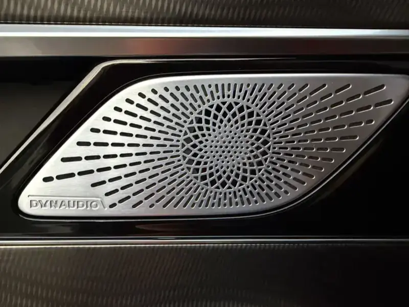 2025 Hongqi H6 с пробегом 2 700 км
