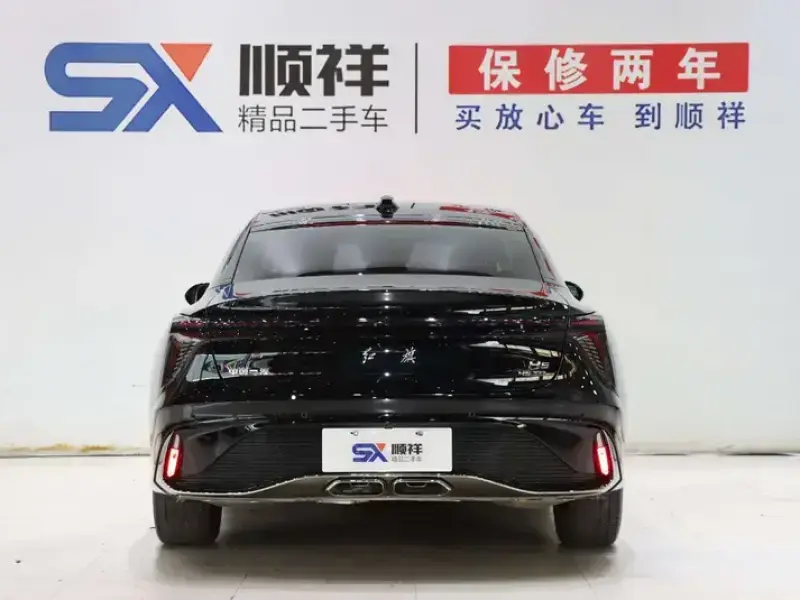 2025 Hongqi H6 с пробегом 15 000 км