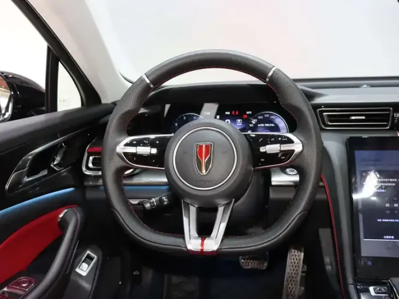 2025 Hongqi H6 с пробегом 15 000 км