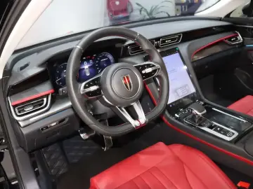 2025 Hongqi H6 с пробегом 15 000 км