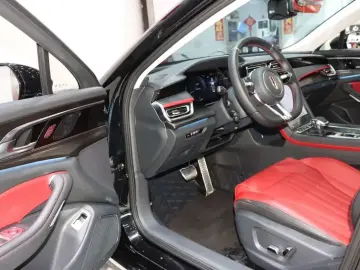 2025 Hongqi H6 с пробегом 15 000 км