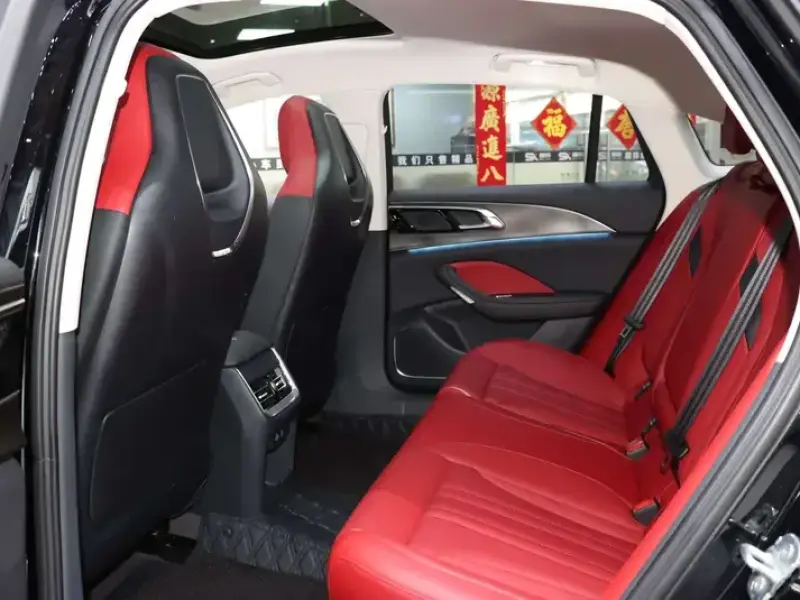 2025 Hongqi H6 с пробегом 15 000 км