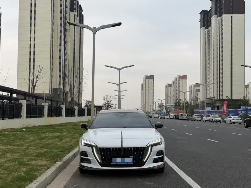 2024 Hongqi H6 с пробегом 23 000 км