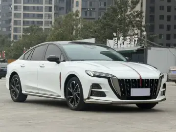 2025 Hongqi H6 с пробегом 30 000 км