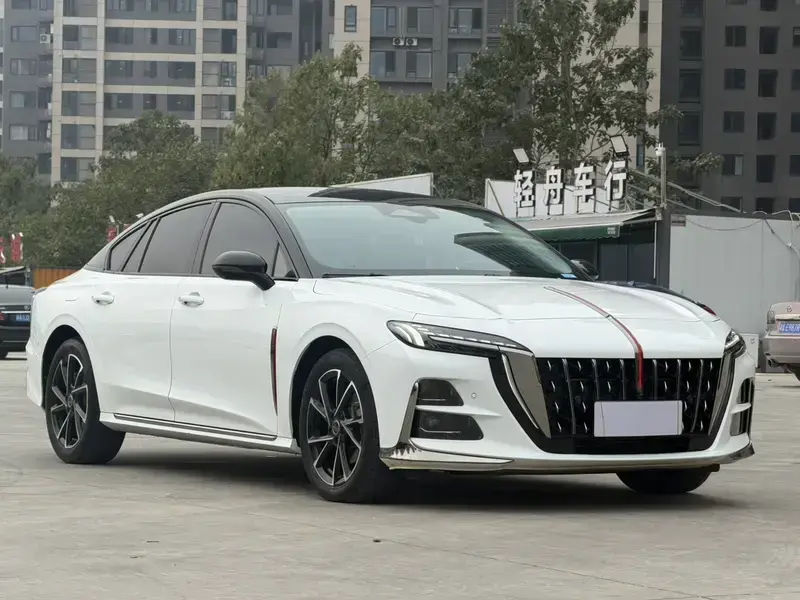 2025 Hongqi H6 с пробегом 30 000 км