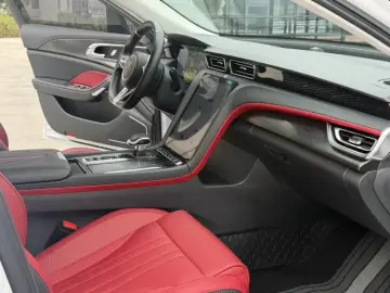 2025 Hongqi H6 с пробегом 30 000 км