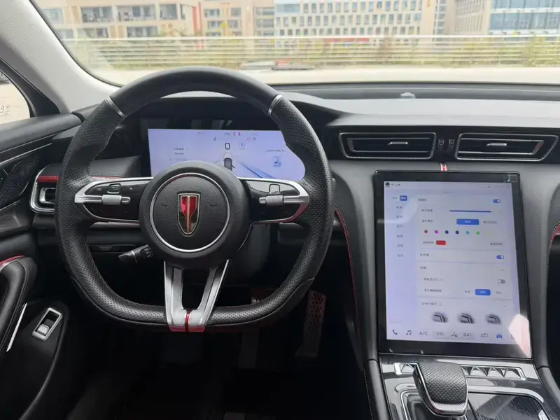 2025 Hongqi H6 с пробегом 30 000 км