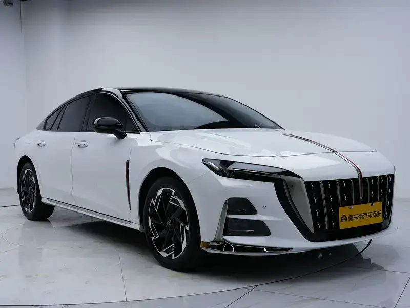 2023 Hongqi H6 с пробегом 25 600 км
