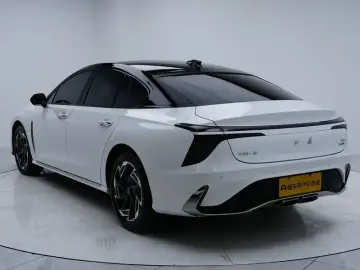 2023 Hongqi H6 с пробегом 25 600 км