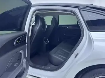 2023 Hongqi H6 с пробегом 25 600 км