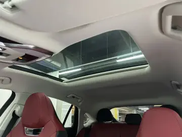 2024 Hongqi H6 с пробегом 8 400 км