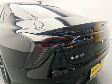 2023 Hongqi H6 с пробегом 21 400 км