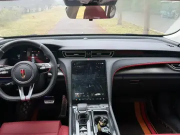 2024 Hongqi H6 с пробегом 7 400 км