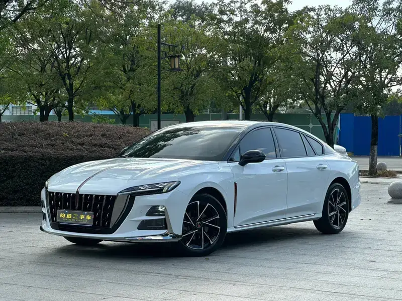 2024 Hongqi H6 с пробегом 21 000 км
