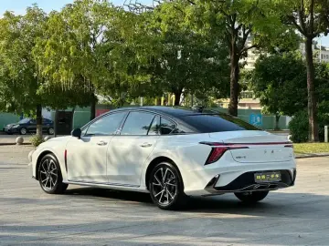 2024 Hongqi H6 с пробегом 21 000 км