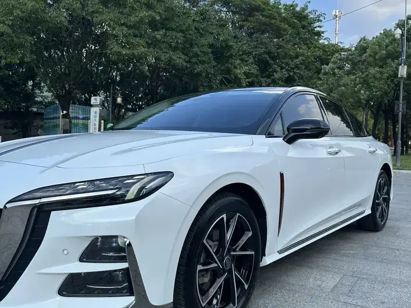 2024 Hongqi H6 с пробегом 21 000 км