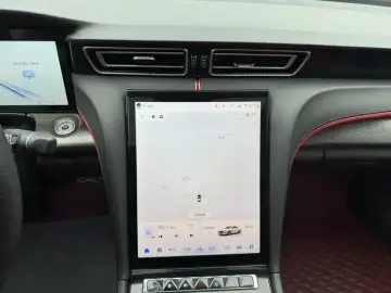 2024 Hongqi H6 с пробегом 21 000 км