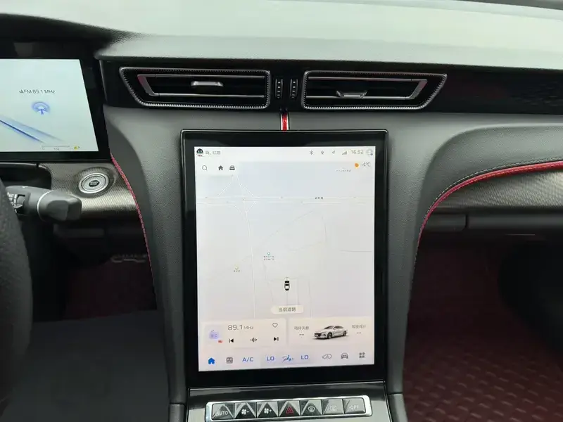 2024 Hongqi H6 с пробегом 21 000 км