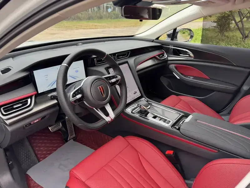 2024 Hongqi H6 с пробегом 21 000 км