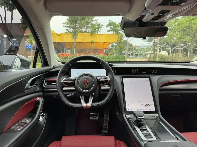 2024 Hongqi H6 с пробегом 21 000 км