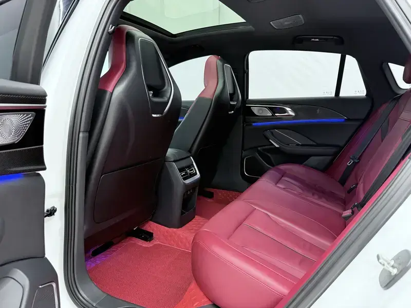 2023 Hongqi H6 с пробегом 68 000 км
