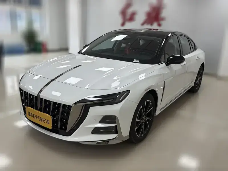 2025 Hongqi H6 с пробегом 600 км