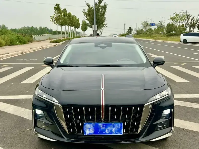 2025 Hongqi H6 с пробегом 7 400 км
