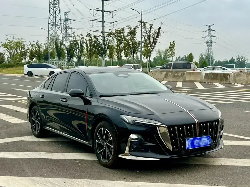 2025 Hongqi H6 с пробегом 7 400 км