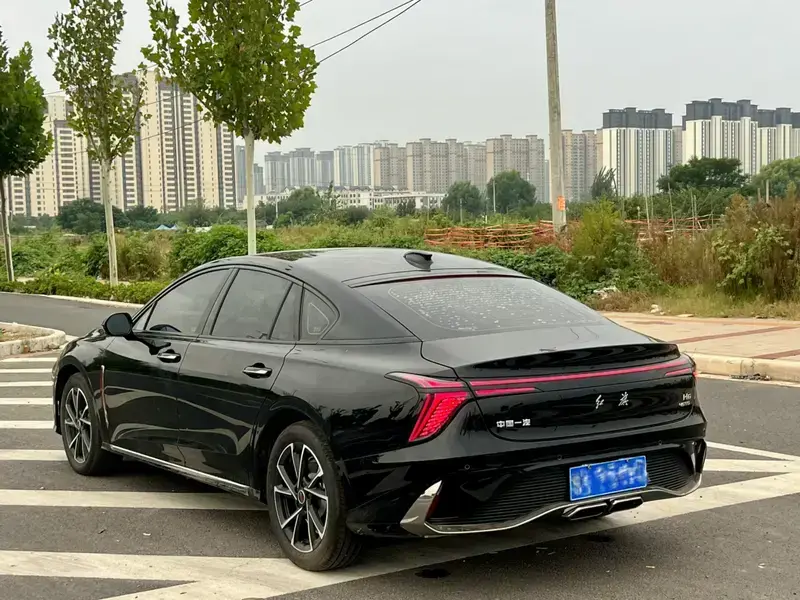 2025 Hongqi H6 с пробегом 7 400 км