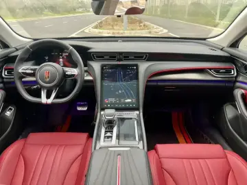2025 Hongqi H6 с пробегом 7 400 км