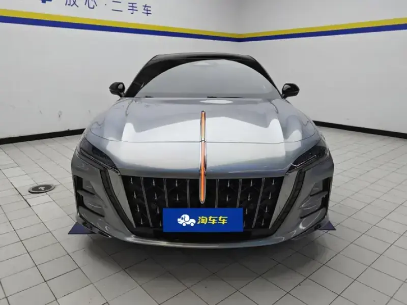 2025 Hongqi H6 с пробегом 32 000 км