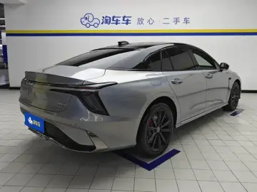 2025 Hongqi H6 с пробегом 32 000 км